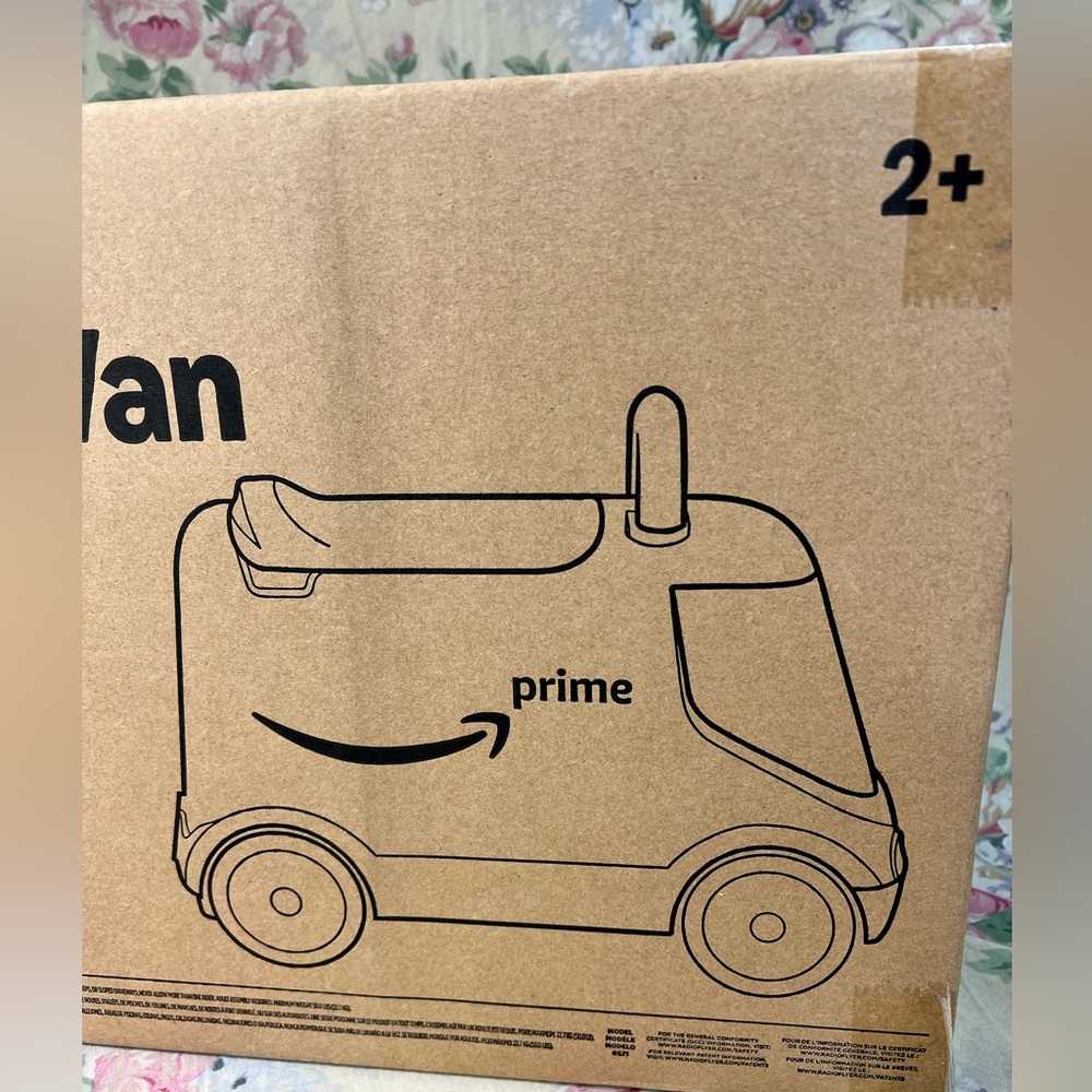 Amazon Prime Blue Delivery Ride on Van - Picture 16 of 16